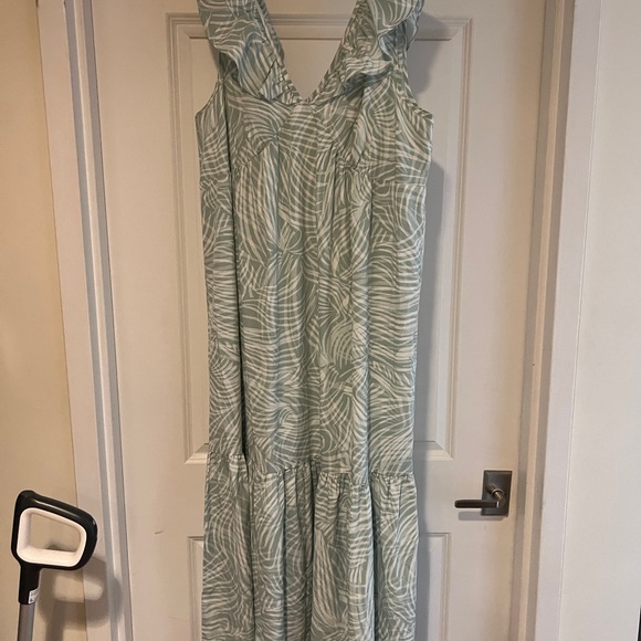 Isabel Maternity by Ingrid & Isabel Leafy Green Maxi Dress - Picture 1 of 3
